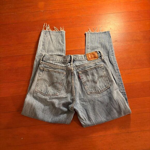 Levi's 501 Women's Light Wash High-Rise Straight-Leg Cropped Jeans Size 28 - Picture 1 of 5